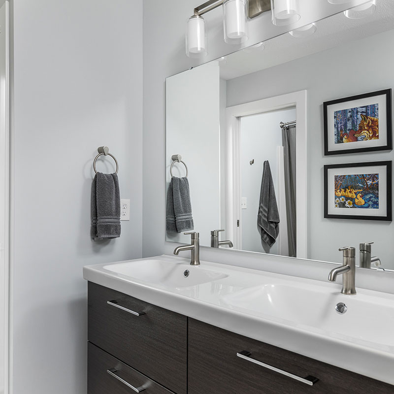 custom home bathroom